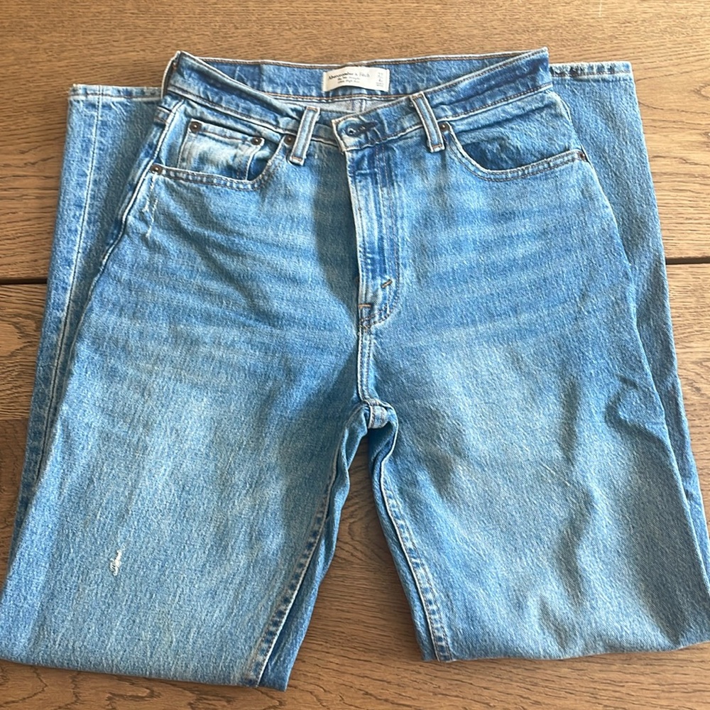Abercrombie & Fitch ‘90s Straight Ultra High Rise